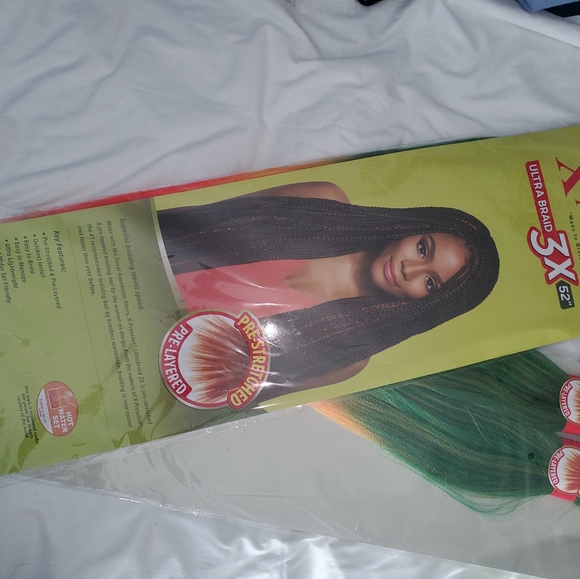 : prestretched 52" xpresstion rasta braiding hair ice red yellow gold green - Picture 4 of 8